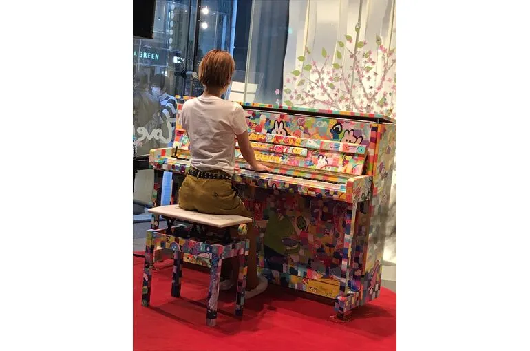 ストリートピアノ